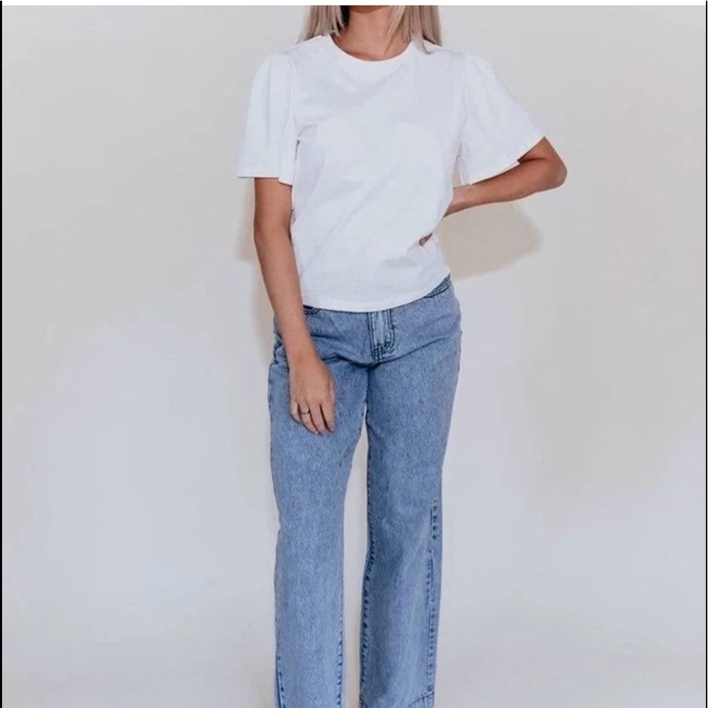 Kittenish Basic B white T size M. NWOT - Picture 2 of 4